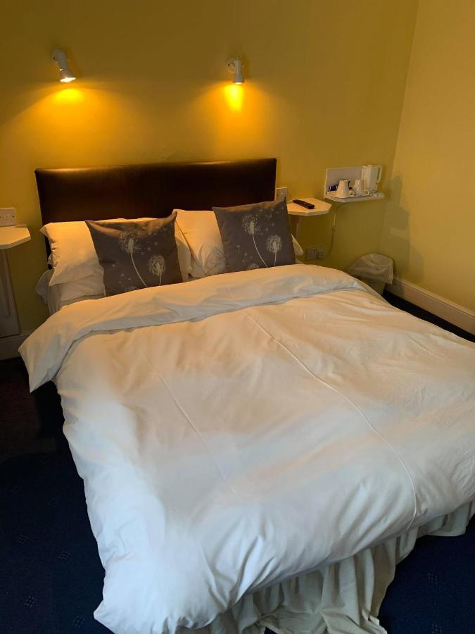 Ye Olde White Harte Hotel Burnham-on-Crouch Quarto foto