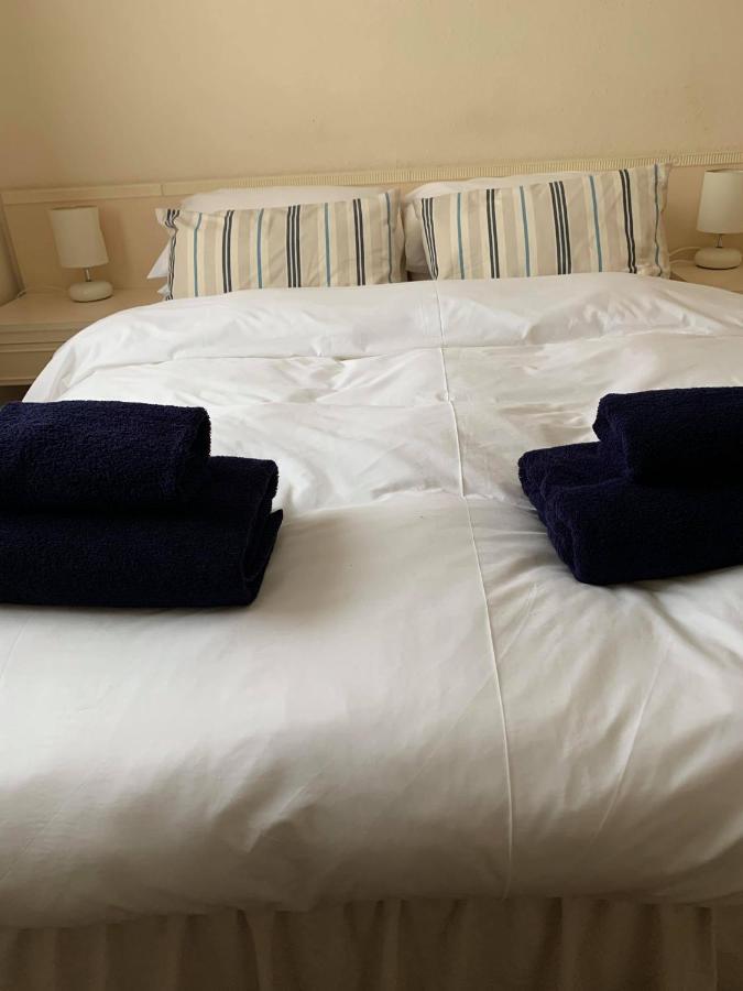 Ye Olde White Harte Hotel Burnham-on-Crouch Quarto foto