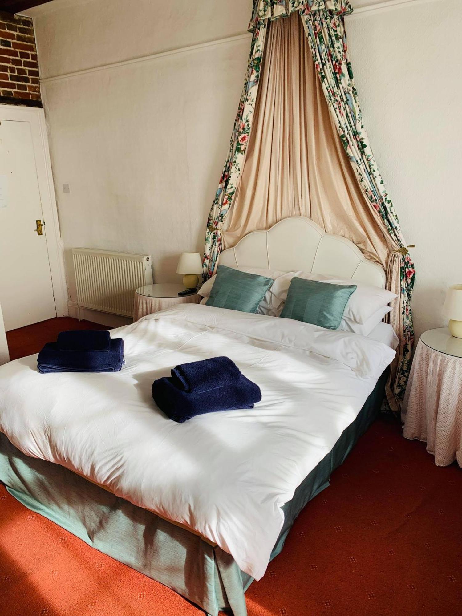 Ye Olde White Harte Hotel Burnham-on-Crouch Quarto foto