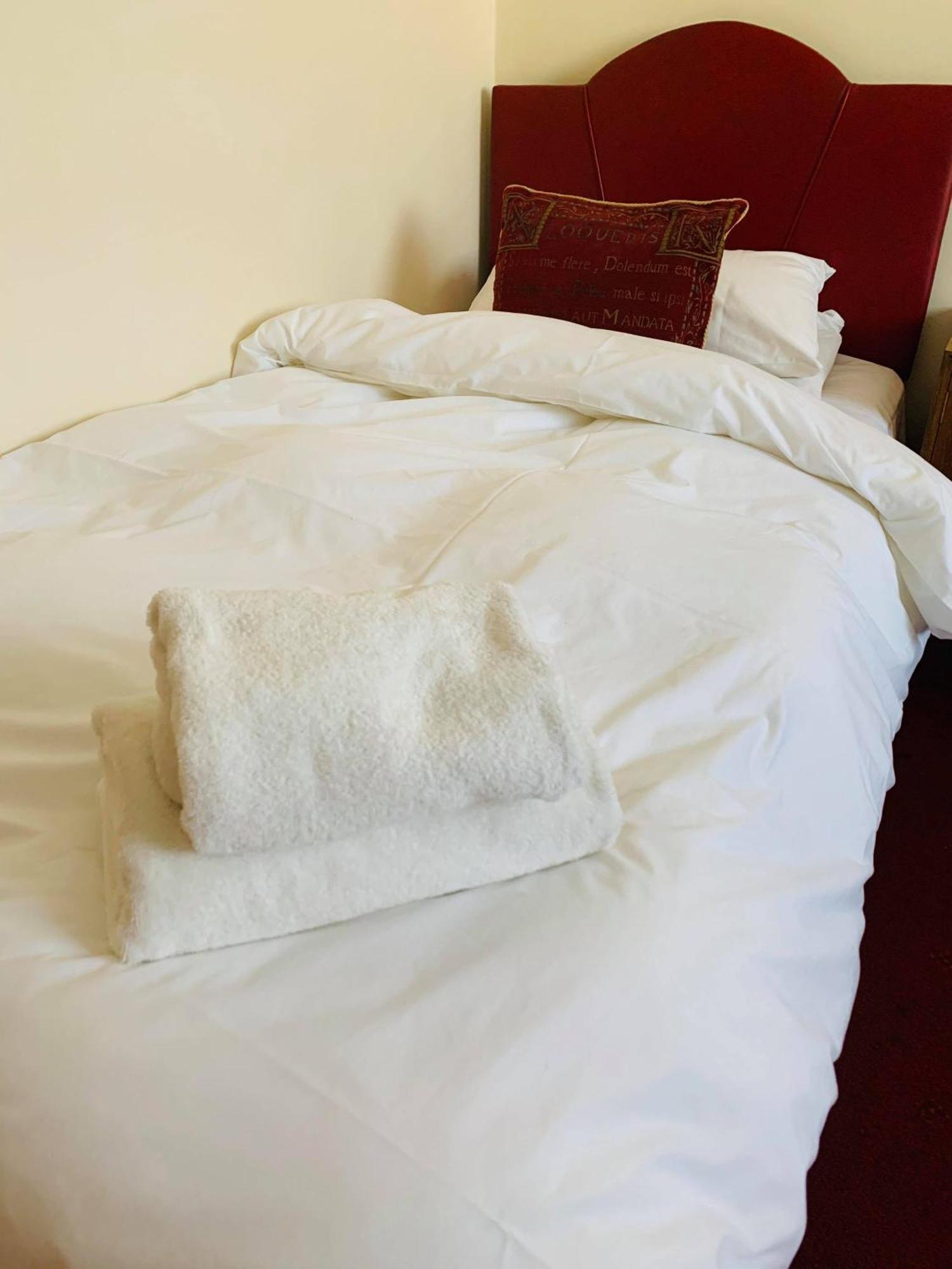 Ye Olde White Harte Hotel Burnham-on-Crouch Quarto foto