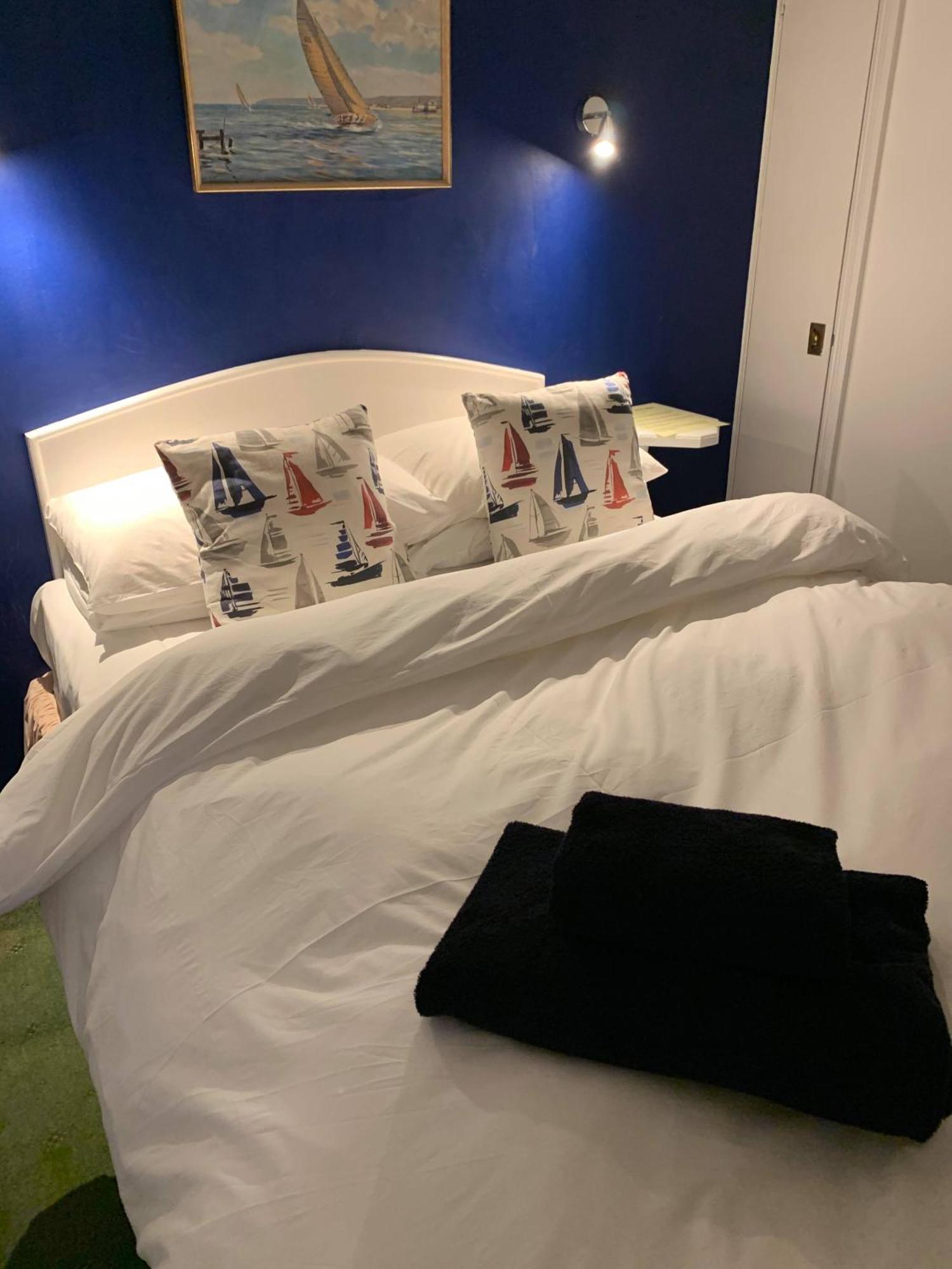 Ye Olde White Harte Hotel Burnham-on-Crouch Quarto foto
