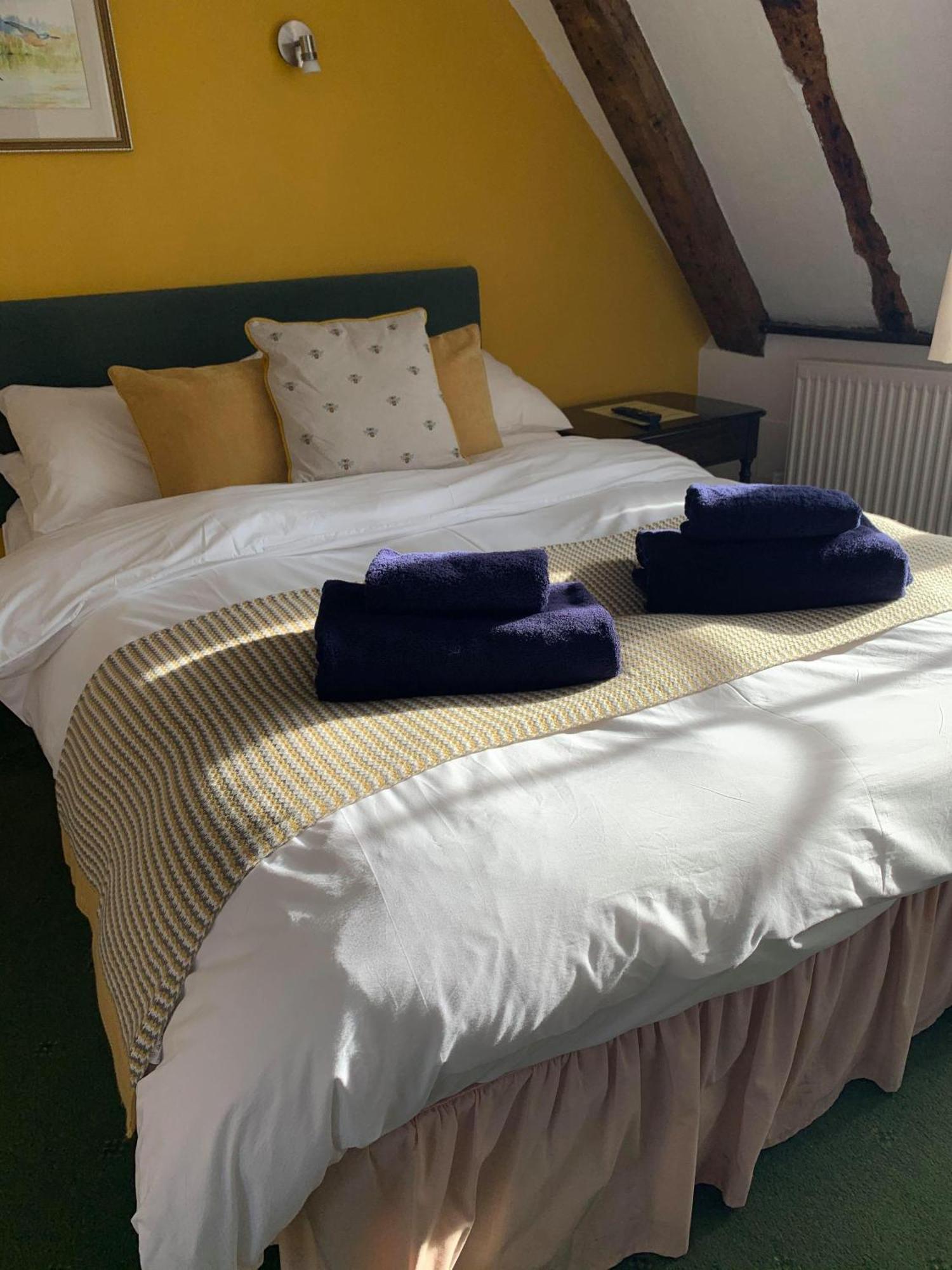 Ye Olde White Harte Hotel Burnham-on-Crouch Quarto foto